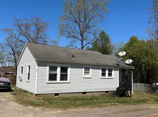 303 37th St SW, Hickory, NC 28602