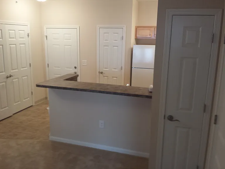Aquamarine Apartments — Photo 17