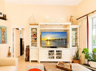 8274 Twelve Oaks Cir APT 126, Naples, FL 34113