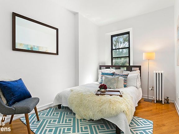 3rd image of 376 Bergen St APT 2R