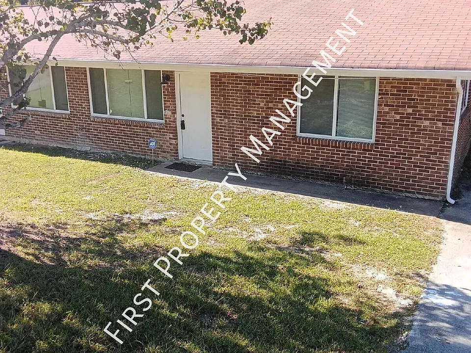1611 Duke Ln