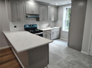 858 Bay St #2, Staten Island, NY 10304
