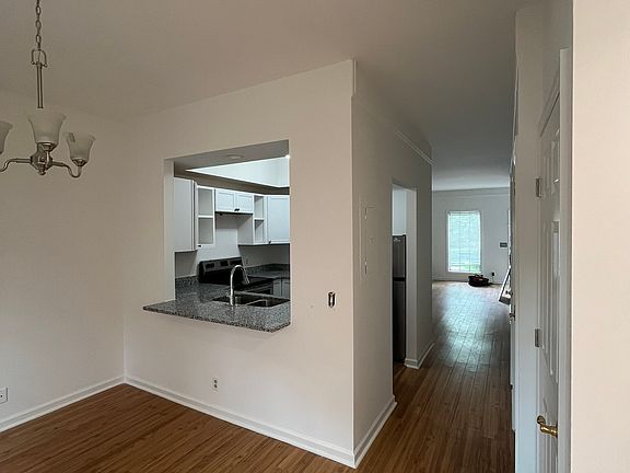 5th image of 112 Westerly Dr