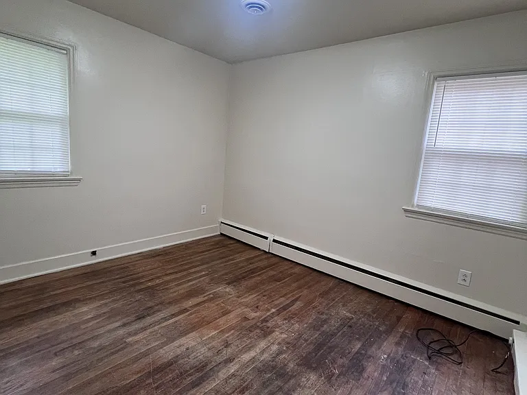815 Spring Ave — Photo 5