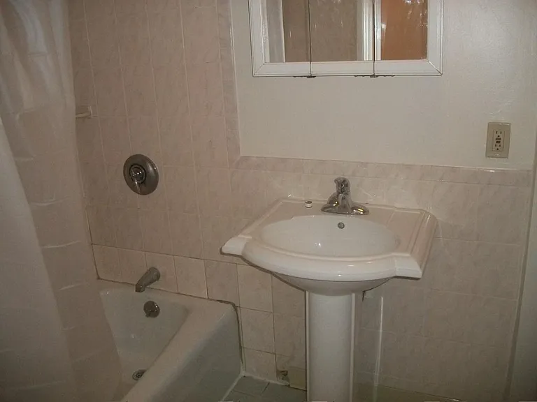 279 Pearl St — Photo 7