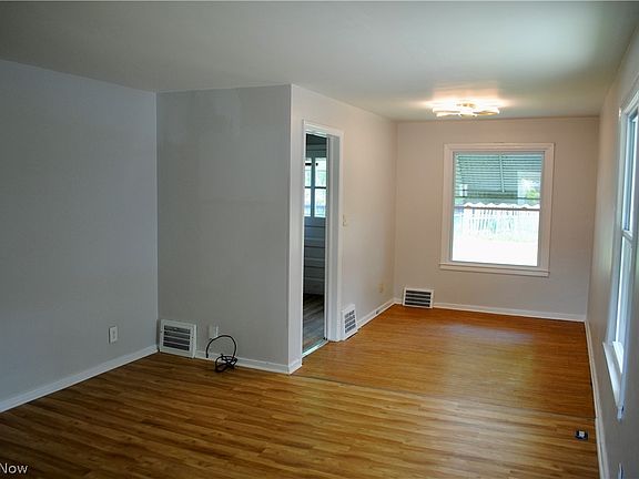 5th image of 1527 Babbitt Rd