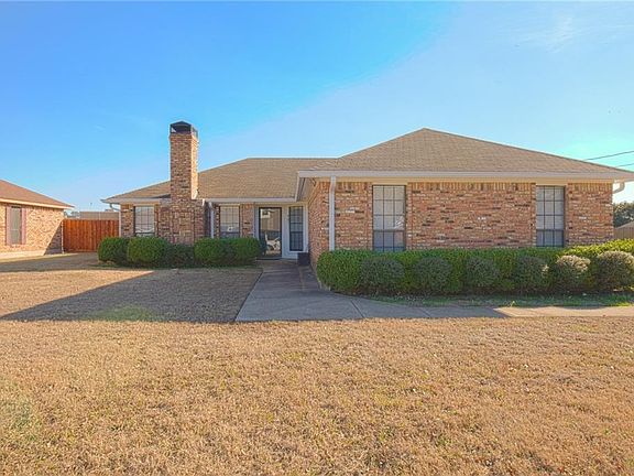2nd image of 407 Sunset Dr
