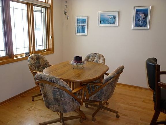 4th image of 55 Wood Brook Way