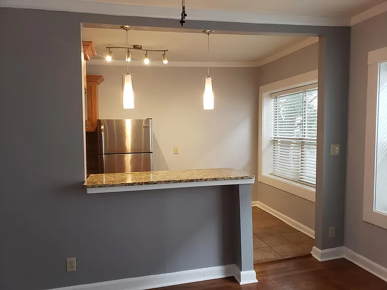231 12th St NE #6 — Photo 4