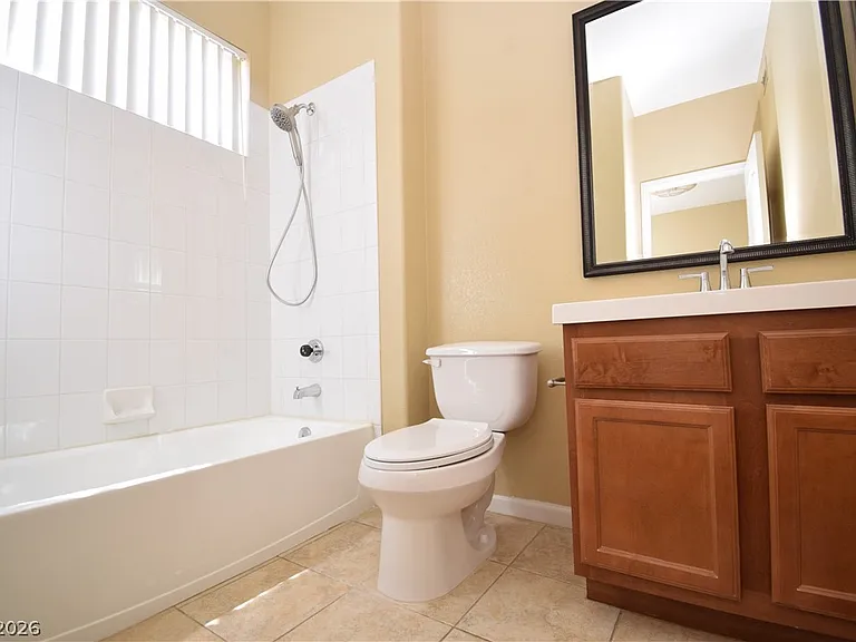 1613 Queen Victoria St #103 — Photo 22