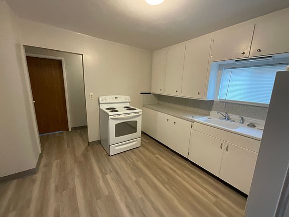 3rd image of 1518 T Ave #1/2