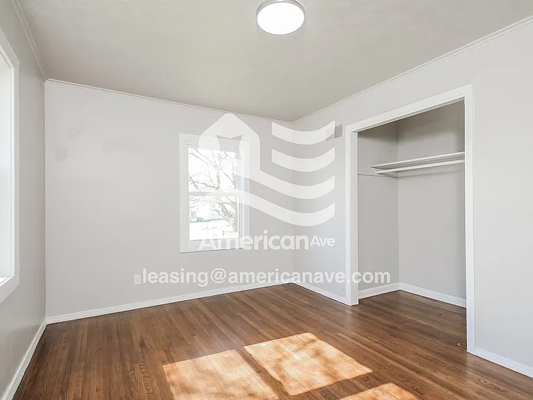 1594787_012_bedroom_13633929.jpg