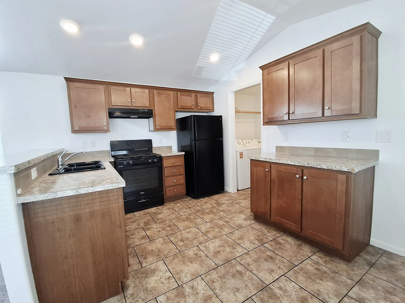 Maycliff Estates — Photo 2