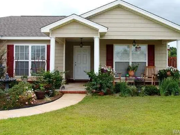 118 Knotts Ct, New Brockton, AL 36351