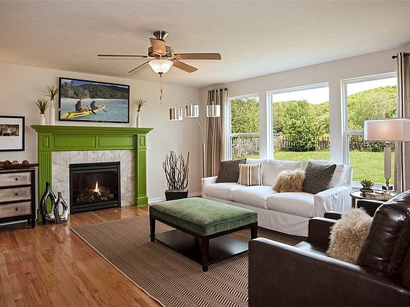 3rd image of 3775 Overlook Ct
