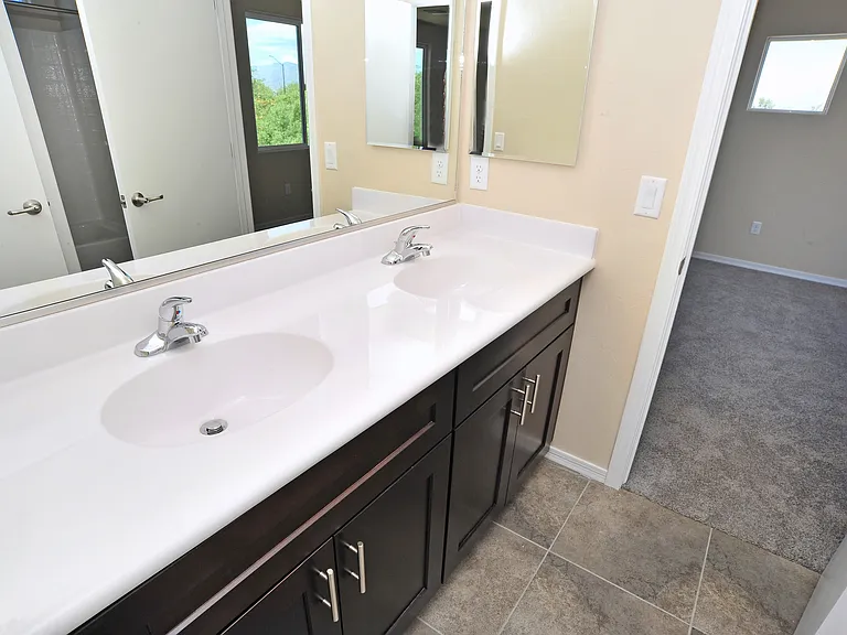 1218 E Blacklidge Dr #1101 — Photo 33