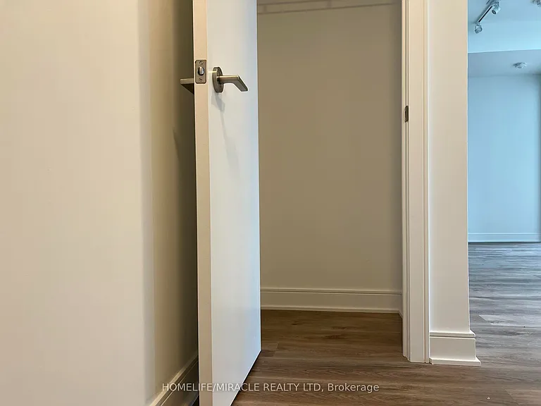 86 Dundas St E #1603 — Photo 14
