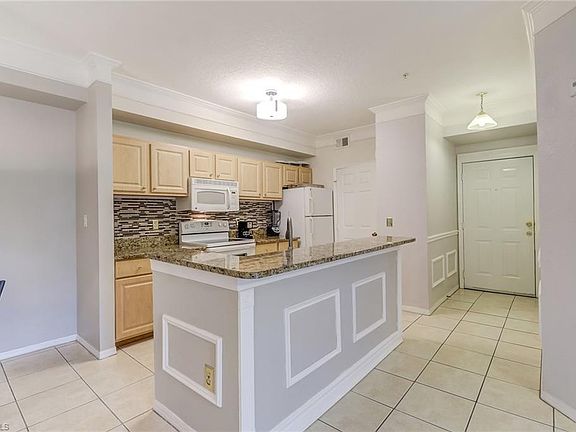 5th image of 11500 Villa Grand APT 305