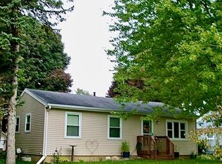 3206 Shetland Rd, Lansing, MI 48911