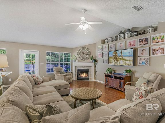3rd image of 11693 Madrone Ln