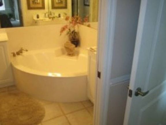 5th image of 14000 Eagle Ridge Lakes Dr APT 201
