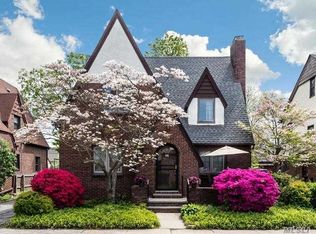 28 Bayview Ter, Manhasset, NY 11030