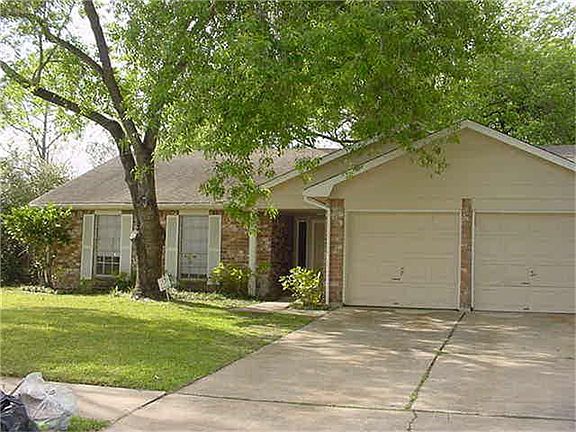 2nd image of 10530 Huntington Wood Dr