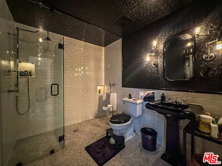 1037 N Laurel Ave #10B — Photo 19