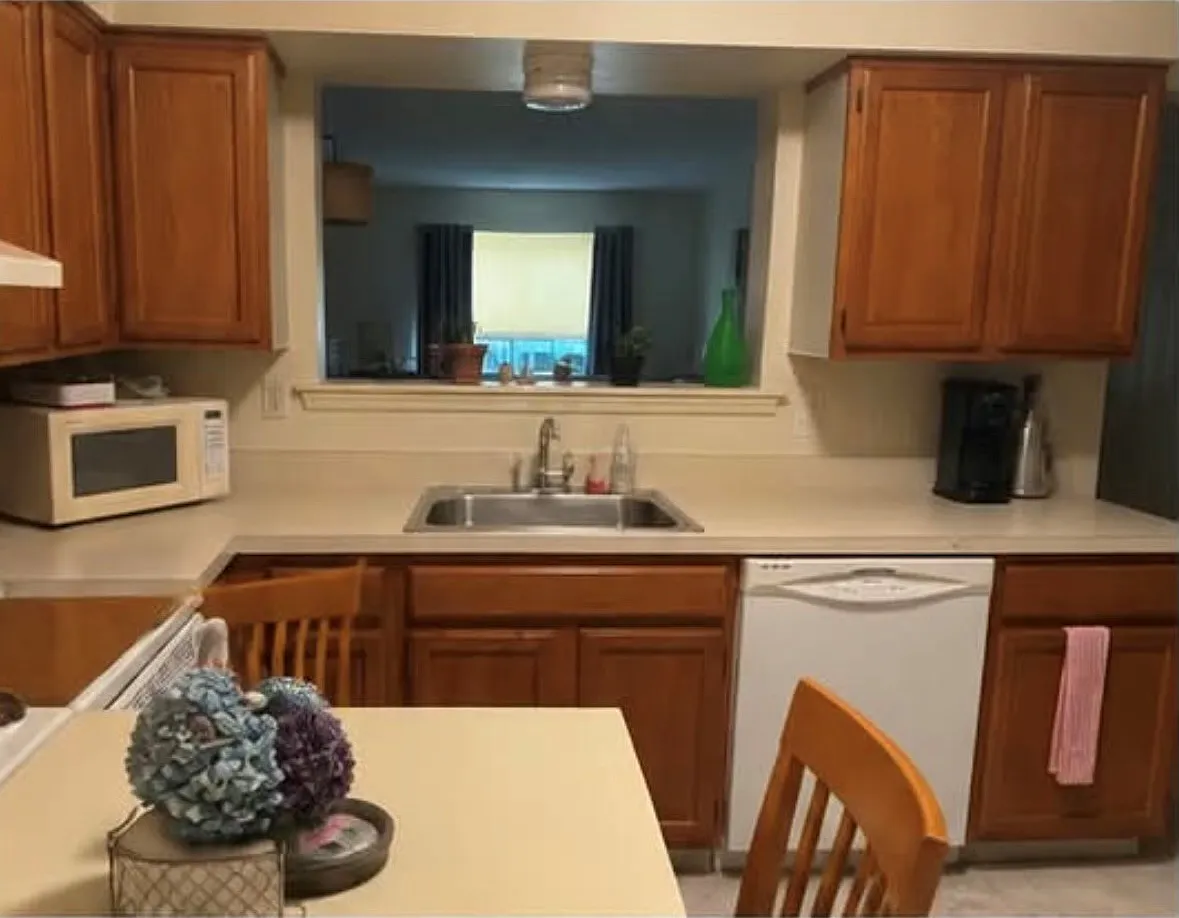 2 bed, 1.5 bath, $1,650 — Photo 3