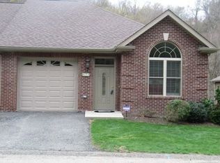 768 Village Dr, Pittsburgh, PA 15237