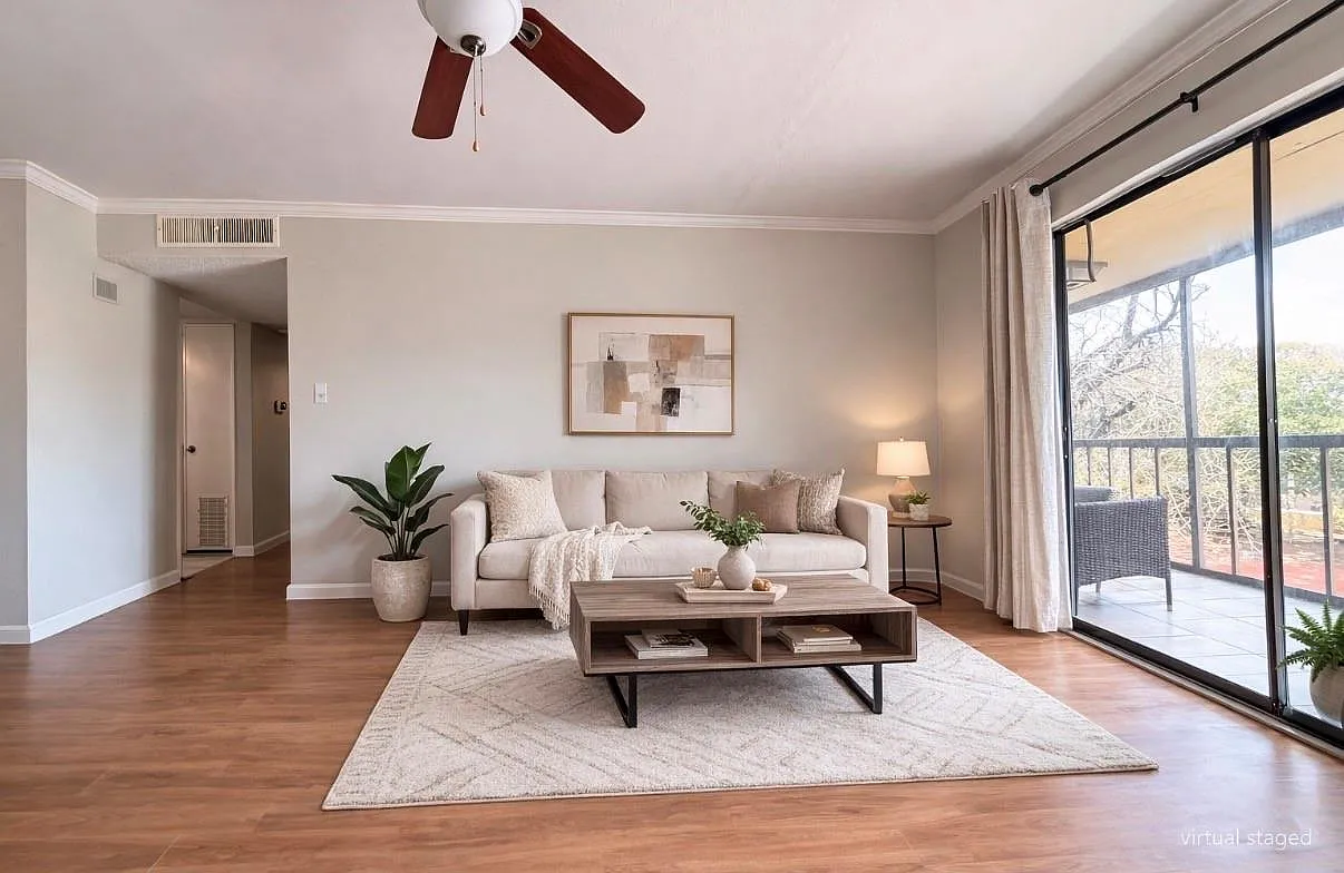 2 bed, 1.5 bath, 1002 sqft, $999 — Photo 2