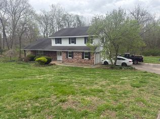261 High Forest Dr, Carbondale, IL 62903