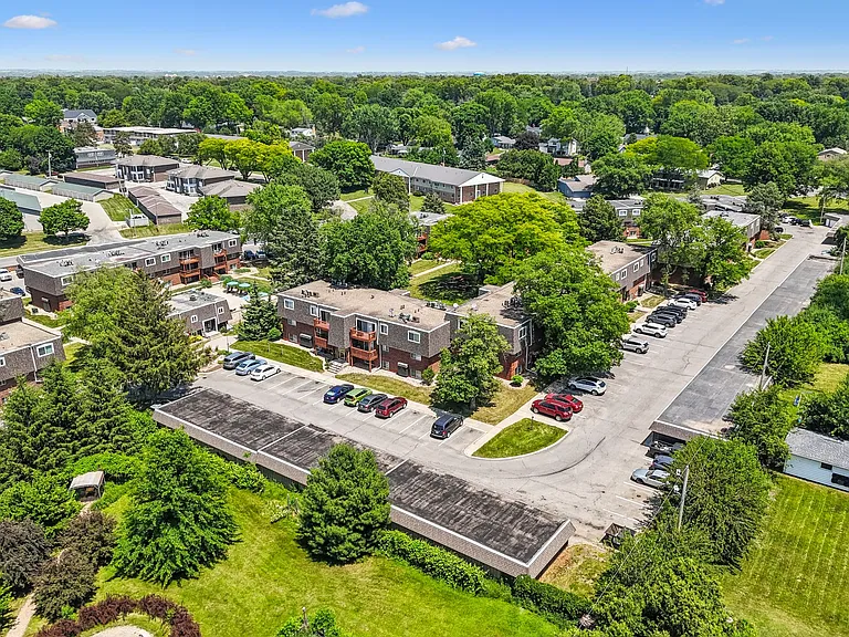 Lantern Square Apartments Spacious 1, 2 & 3 Bedrooms — Photo 22