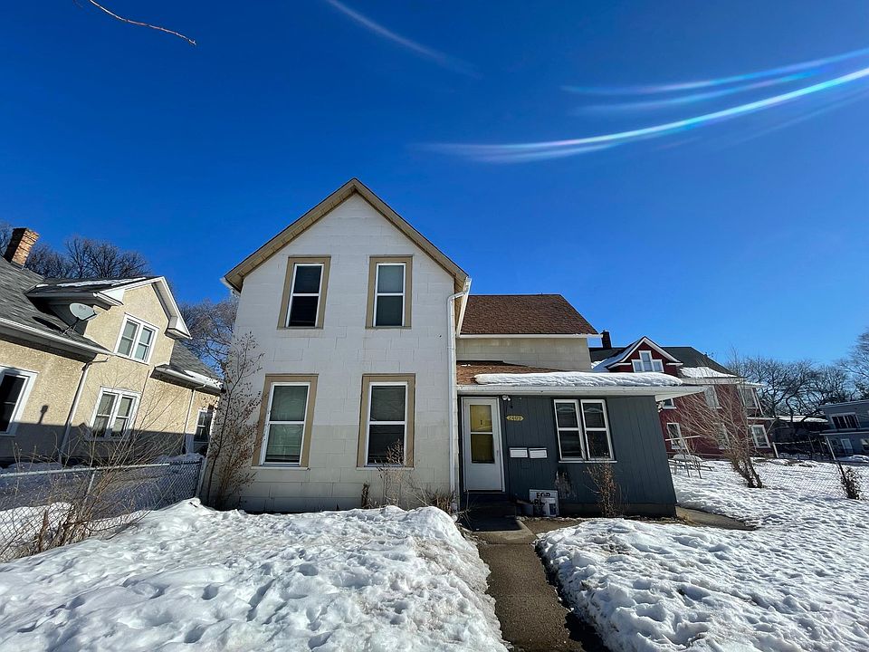 1st image of 2409 4th St NE