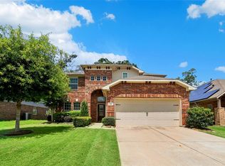 104 Long Meadow Ct, Clute, TX 77531
