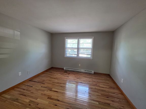 3rd image of 148 Bradford Ave #7B
