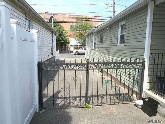 4th image of 31 Meacham Ave