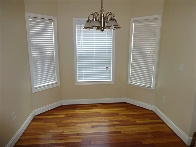 5 bed, 3.0 bath, 2379 sqft, $2,560 — Photo 3