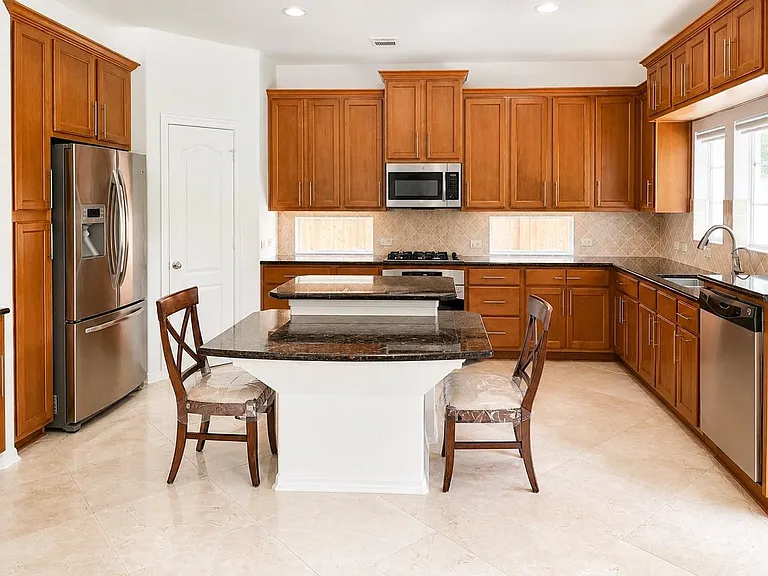822 Floriencia St — Photo 4