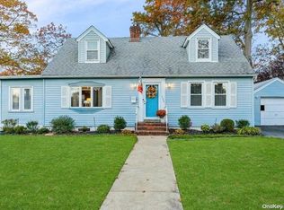 136 Foster Ave, Valley Stream, NY 11580