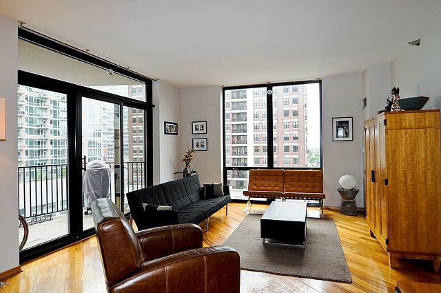 1st image of 375 W Erie St #808