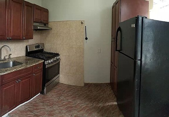 5th image of 572 46th St Floor 1