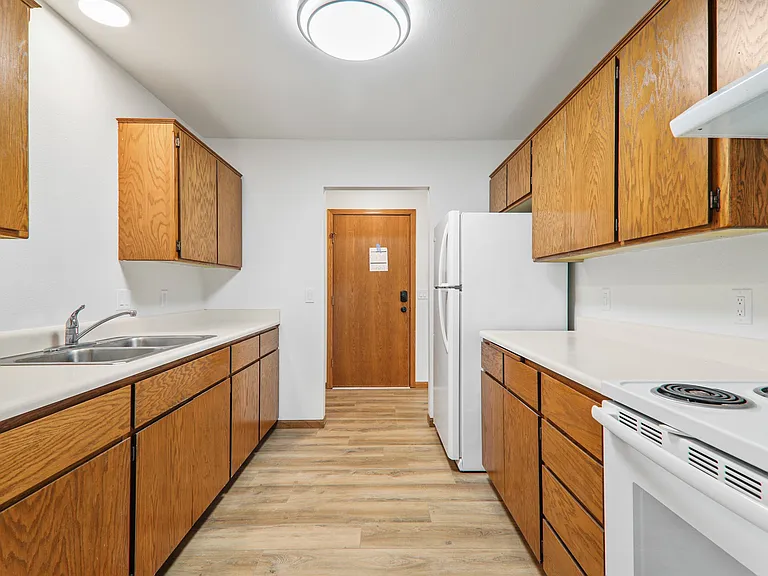 600 S Main St #4 — Photo 7
