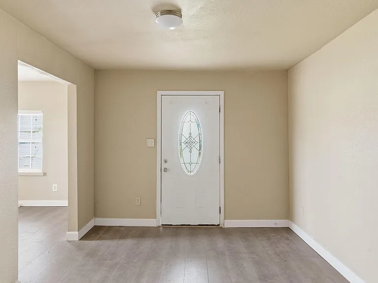 2411 Leffingwell St — Photo 5