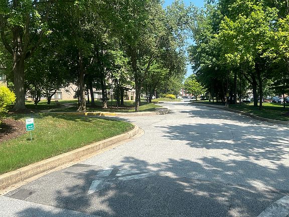 5th image of 3021 Fallstaff Rd Unit 403B