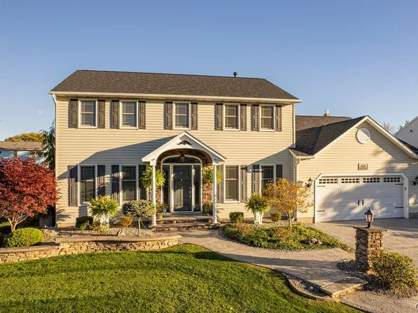 8307 Summit Cedar Ln, Liverpool, NY 13090