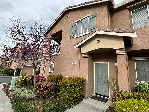 2nd image of 3773 Jasmine Cir
