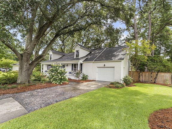 3rd image of 1114 Meadowcroft Ln