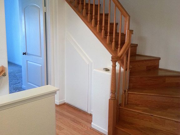 4th image of 490 W Laurel St