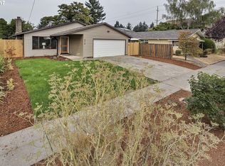 5219 NE Hassalo St, Portland, OR 97213